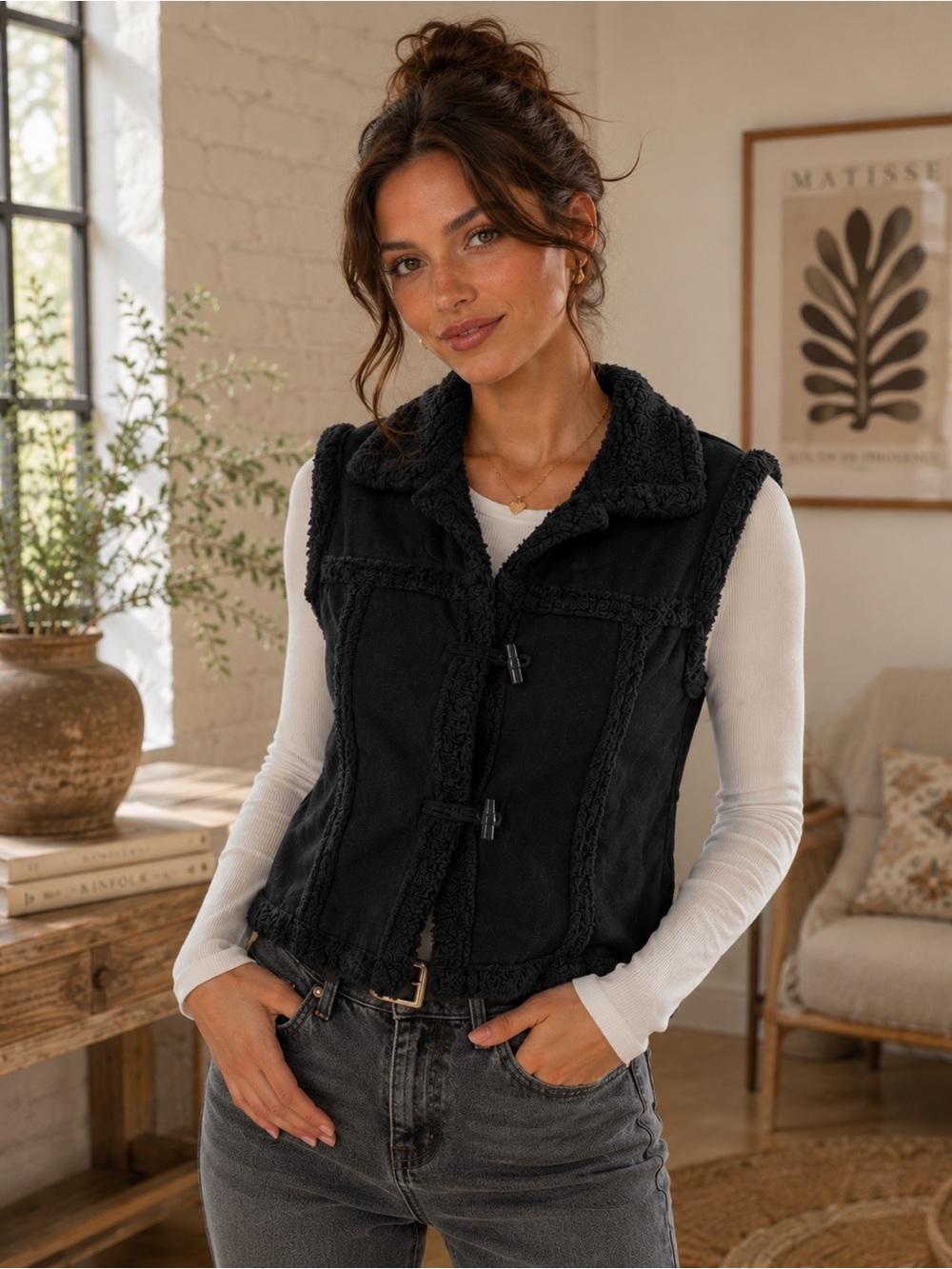 Fornia Black Fleece-Lined Vest